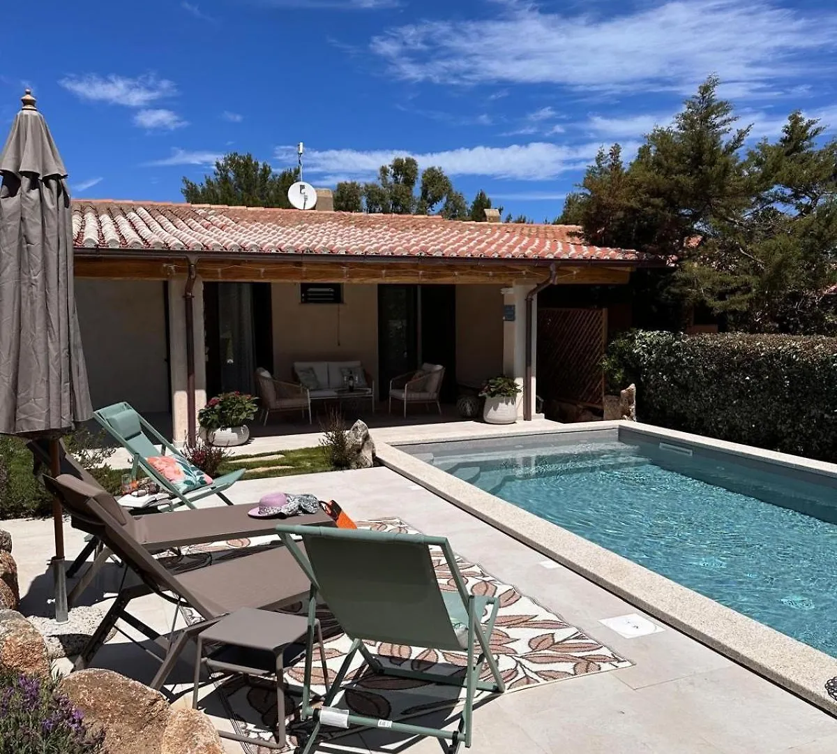 Cute Villa With Pool In Palau Italy