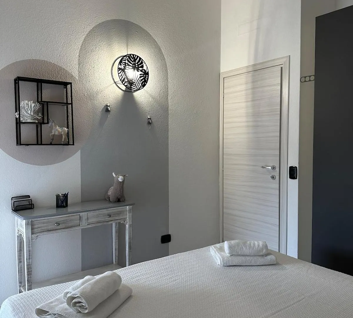 Cute Villa With Pool In Palau
