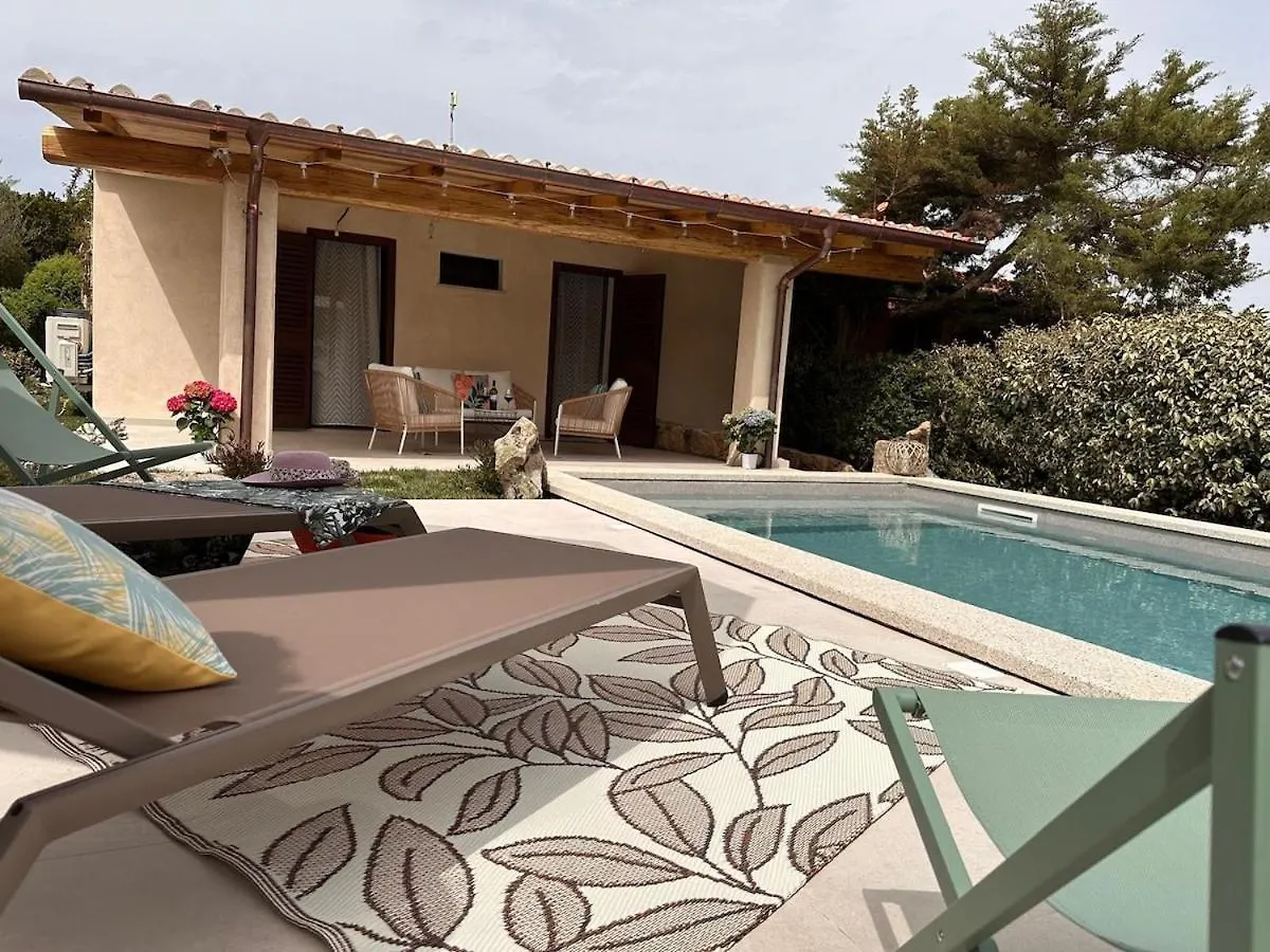Cute Villa With Pool In Palau Italy
