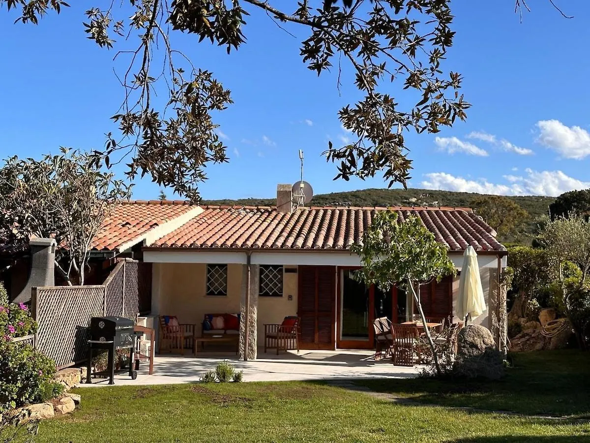 Cute Villa With Pool In Palau Italy