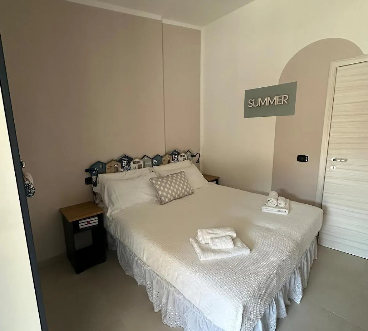 Cute Villa With Pool In Palau 0*,  Italy